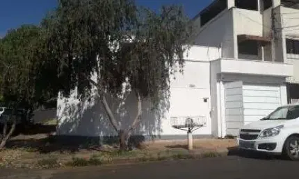 Casa com 3 quartos para alugar na Cidade Jardim, São Carlos 