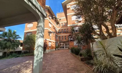 Apartamento de 01 dormitório, vaga de garagem e elevador pertinho da catedral em santo ângelo, rs