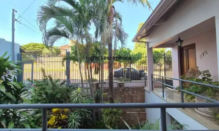Casa com 05 dormitórios, piscina e 05 vagas no centro de santo ângelo.