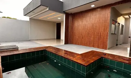 Vendo está linda casa individual no setor 8, próximo ao antigo tático