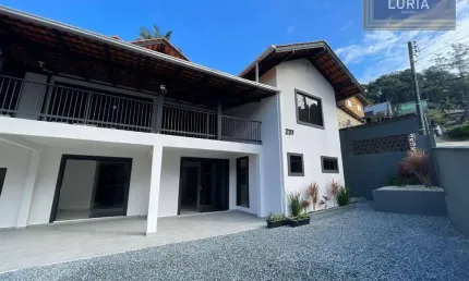 Casa com 5 quartos à venda na Rua Professor Trindade, 237, Água Verde, Blumenau