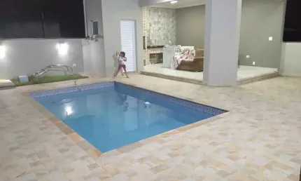 Casa mobiliada na glória – macaé, 230m², 4 quartos (1 suíte)