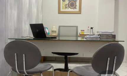 Sala comercial com 3 salas para alugar na Rua Senador Souza Naves, Centro, Londrina