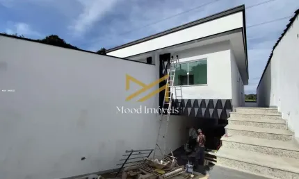Casa para venda no bairro jardim amazonas, localizado na cidade de itaquaquecetuba / sp.  com 2 dormitórios, sendo 1 suíte, possui 2 banheiros, 5 vagas de garagem, 1 sala, construí