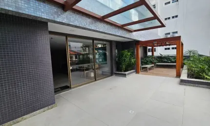 Studio aconchegante na barra em condomínio moderno, a 500m do shopping barra