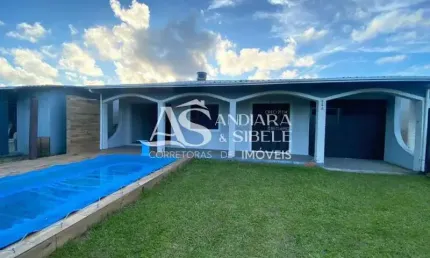 Bela casa com piscina próxima ao mar em nova tramandaí