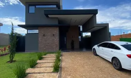 Sobrado com 260 m² à venda no condomínio alto do castelo