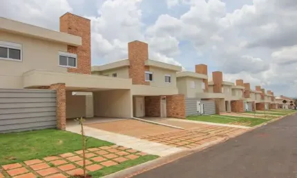 Sobrado com 222m² à venda em condomínio zona sul de ribeirão