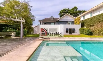 Casa com 5 suítes ,  em local excelente no broolin!!!!