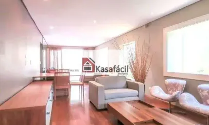Ampla casa, á venda, em excelente localização em moema.