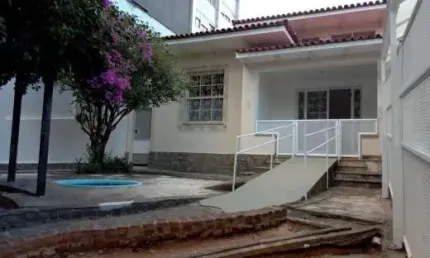 Casa comercial com 3 salas para alugar na rua dos aimorés, 2990, barro preto, belo horizonte, 360 m2 por r$ 20.000