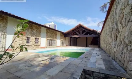 Maravilhoso apartamento para locação!   apartamento 2 dormitórios (1suíte) - 77m² - ampla sacada vista mar! condomínio na avenida da praia com lazer completo!   varanda na sala interligada com um quar