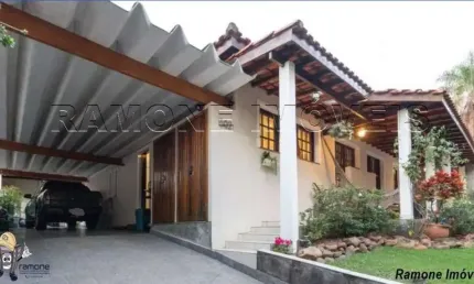 Vende-se uma linda casa térrea, 3 dormitórios sendo 1 suíte master com closet, ampla sala para 3 ambientes