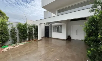 Casa mobiliada com energia solar à venda em maringá – acabamento de alto padrão!