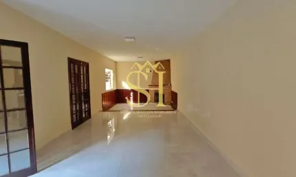 Casa em condomínio fechado com 4 quartos para alugar na gabiarra, 100, gramado, cotia por r$ 4.396