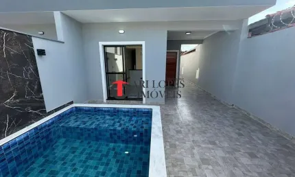 Casa nova com piscina e acabamento moderno – 2 dormitórios