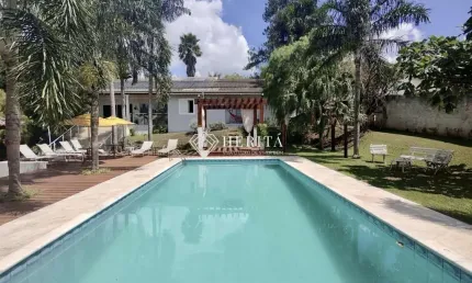 Casa de campo completa: 5 suítes, lazer e árvores frutíferas em um só lugar.