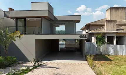 Casa exclusiva com vista permanente para àrea verde