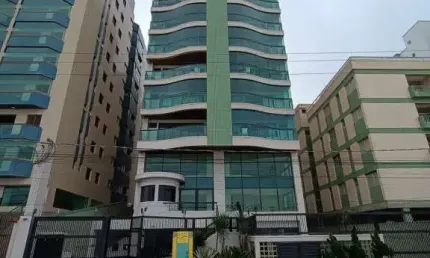 Apartamento com localização privilegiada, de frente para o mar!