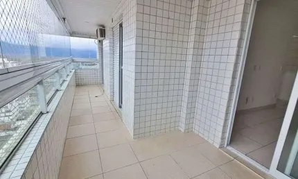 Apartamento com sacada gourmet e 2 quartos - guilhermina - praia grande