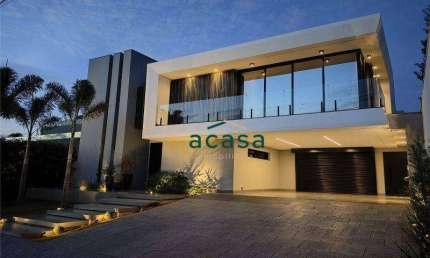 Sobrado com 4 suítes sendo uma master  à venda, 480 m² - Santo Inácio - Cascavel/PR
