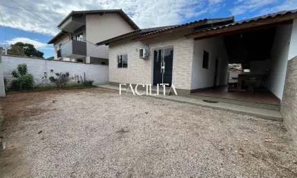 Casa com 3 quartos para alugar na rua fidélis govoni, 840, campeche, florianópolis por r$ 4.500