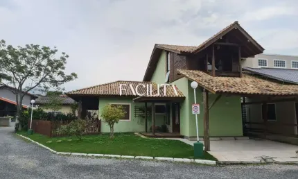 Casa em condomínio fechado com 4 quartos para alugar na rodovia francisco magno vieira, 4023, campeche, florianópolis por r$ 7.790