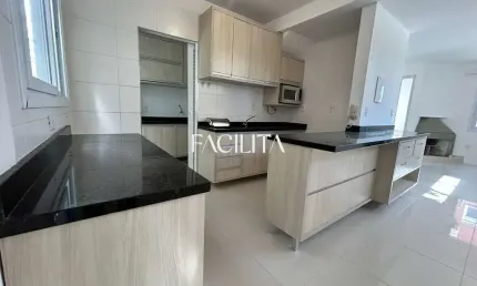 Casa em condomínio fechado com 3 quartos para alugar na rua grumixama, 215, campeche, florianópolis por r$ 6.150