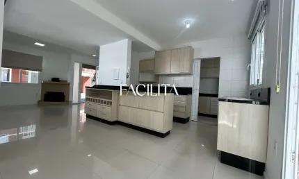 Casa com 3 quartos para alugar na rua grumixama, 100, campeche, florianópolis por r$ 6.500
