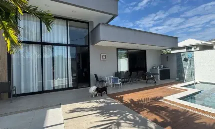 Casa linear estilo contemporâneo 3 suítes condomínio fechado 240 m