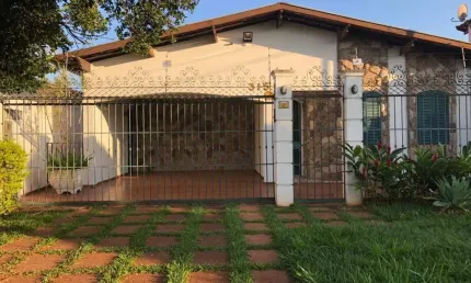 Casa com 3 quartos para alugar no Conjunto Frei Eugênio, Uberaba 
