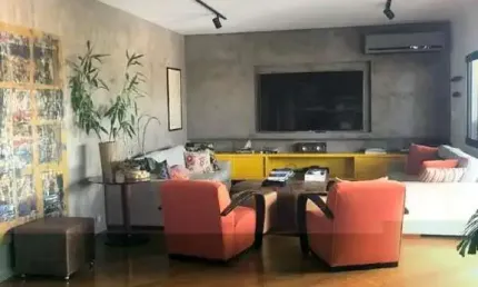 Apartamento com 5 quartos para alugar no Mercês, Uberaba 