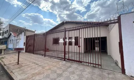 Casa com 3 quartos à venda no Jardim América, Uberaba 