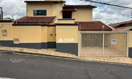 Casa com 4 quartos à venda na Vila Maria Helena, Uberaba 