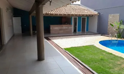 Casa com 5 quartos à venda no Santa Maria, Uberaba 