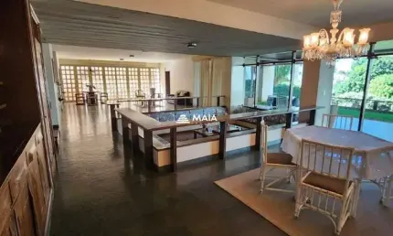 Casa com 8 quartos à venda no Mercês, Uberaba 