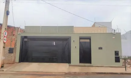 Casa com 3 quartos à venda no Parque das Laranjeiras, Uberaba 