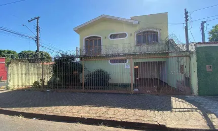 Casa com 5 quartos à venda na Nossa Senhora da Abadia, Uberaba 