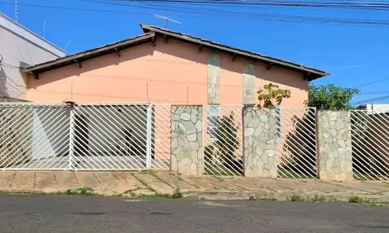 Casa com 3 quartos à venda no Olinda, Uberaba 