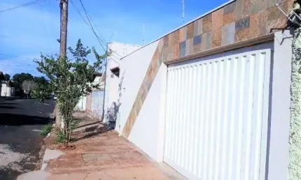 Casa com 5 quartos para alugar no Santa Maria, Uberaba 