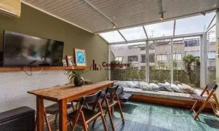 Bela cobertura com 3 quartos, incluindo 1 suíte, 2 vagas de garagem em localizaç