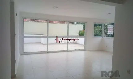 Apartamento garden com 2 suítes, lavado, área de serviço. um pátio enorme muito