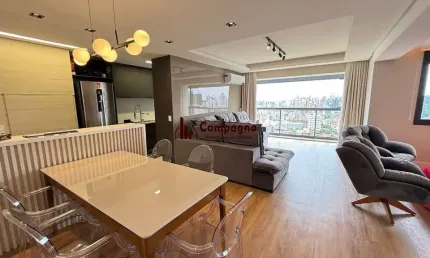 Apartamento mobiliado de 2 dormitórios com suíte e 2 vagas no petrópolis