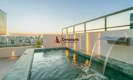 Vende-se luxuosa cobertura com 270m²- 3 suítes, 3 vagas e piscina no auxiliadora