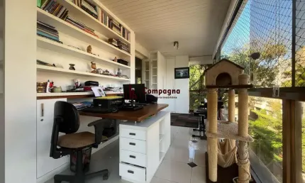 Cobertura no moinhos de vento  290m², 3 dormitórios, 3 vagas e piscina