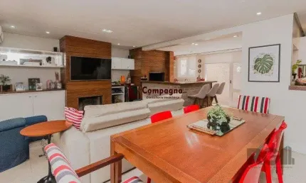 Excelente casa em condomínio de 249m² com 03 dormitórios e 4 vagas.