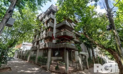 Apartamento reformado! com 3 dorm, sendo 1 suíte, 2 vagas na rua corte real.