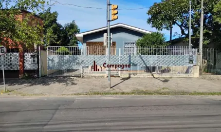 Casa térrea 3 dormitórios com 2 vagas cobertas e demais descobertas no bairro cr