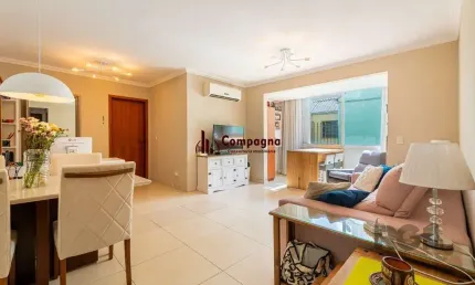 Apartamento de três quartos, suíte e uma vaga de garagem no bairro petrópolis em