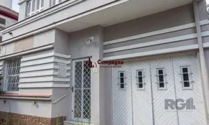 Casa espaçosa de 3 dormitórios à venda no bairro moinhos de vento!